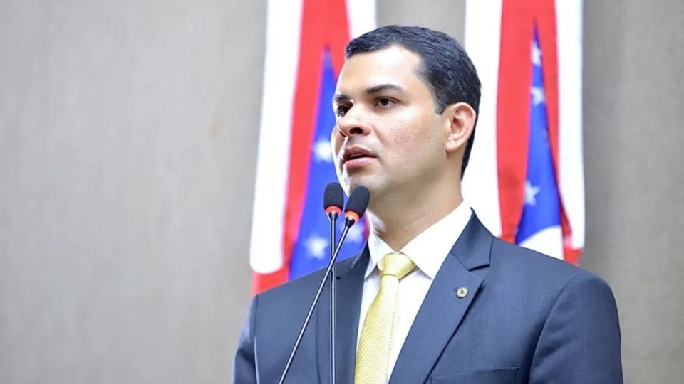 Saullo Vianna confirma saída do União Brasil e busca nova legenda para 2026