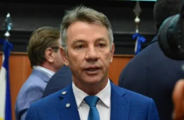 Denarium anuncia pagamento antecipado de salários para servidores estaduais