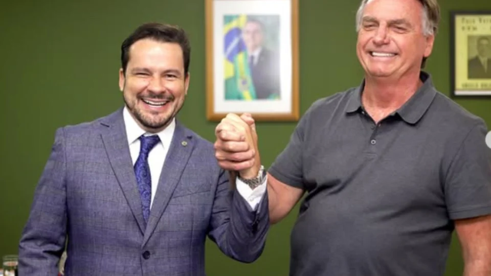 Capitão Alberto será candidato ao senado no AM, diz Bolsonaro em entrevista a Leo Dias
