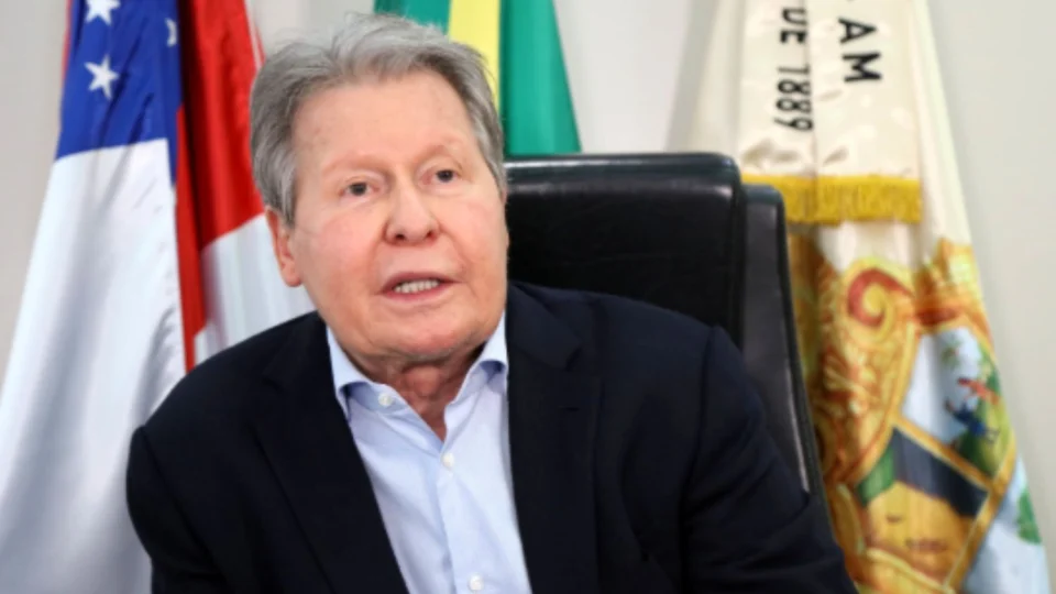 Arthur Neto rebate acusações de desvio de verbas de merenda escolar