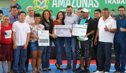 Wilson Lima dá início à entrega de mais de mil kits pelo programa Atualiza Pescador