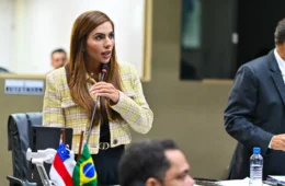 Aleam aprova projeto de Débora Menezes contra doutrinação política nas escolas