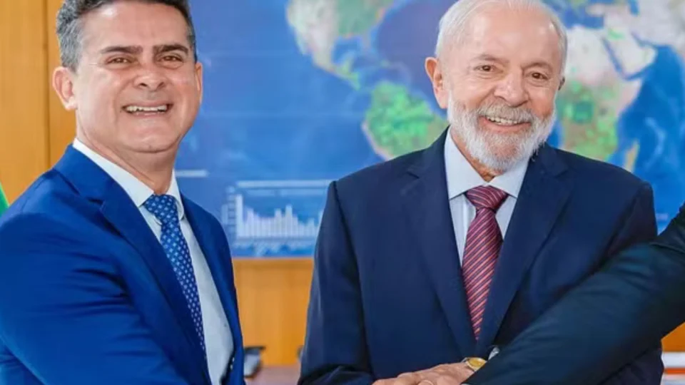Após se declarar de direita, David Almeida indica apoio à chapa de Lula em 2026