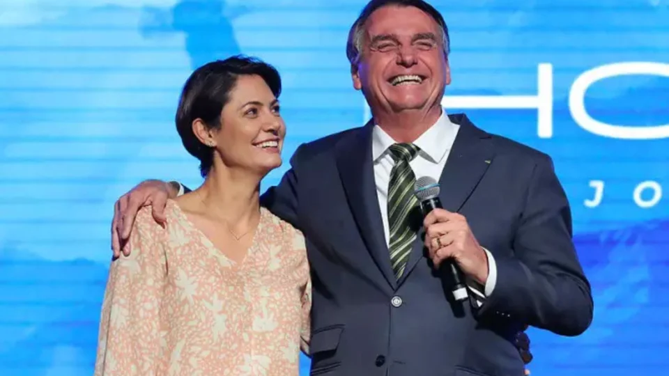 Lula perderia para Bolsonaro ou para Michelle no 2º turno