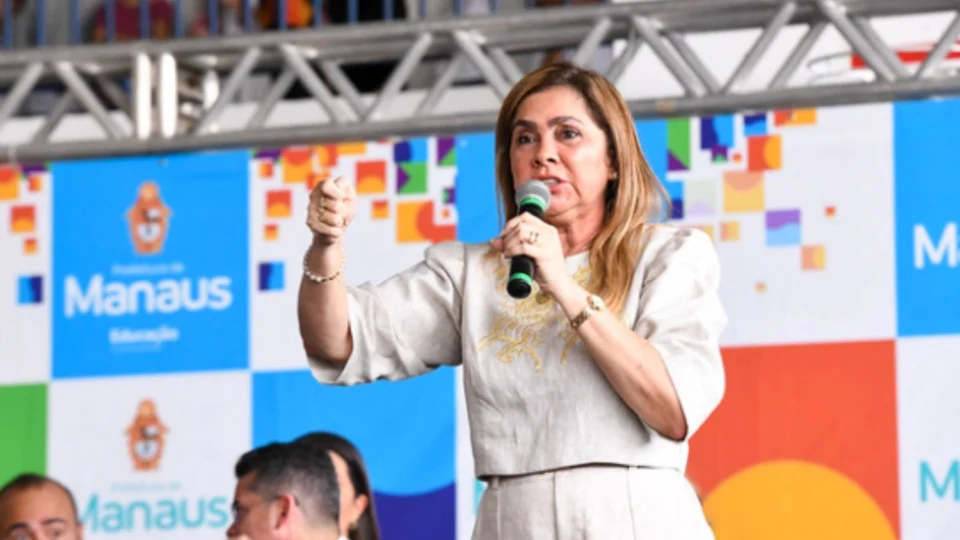 Dulce Almeida renova contratos milionários para transporte escolar antes de deixar a Semed