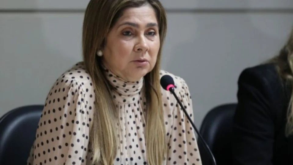 TCE-AM inicia investigação sobre supostas irregularidades na Semed sob a gestão de Dulce Almeida