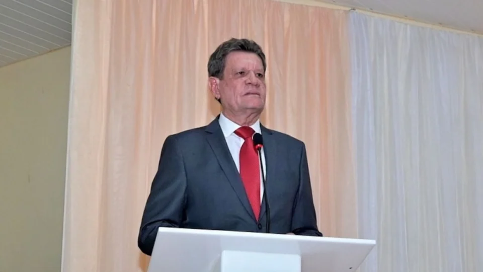 Prefeito de Presidente Figueiredo recorre de multa por propaganda eleitoral antecipada