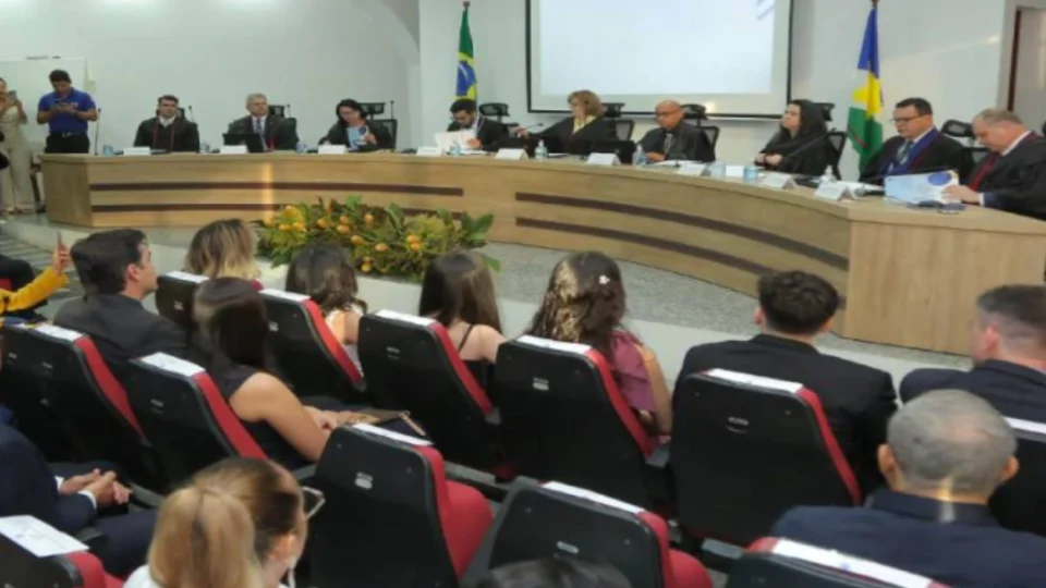 Segundo-vice-presidente da ALE-RR reforça parceria com TRE-RR durante posse da nova presidência