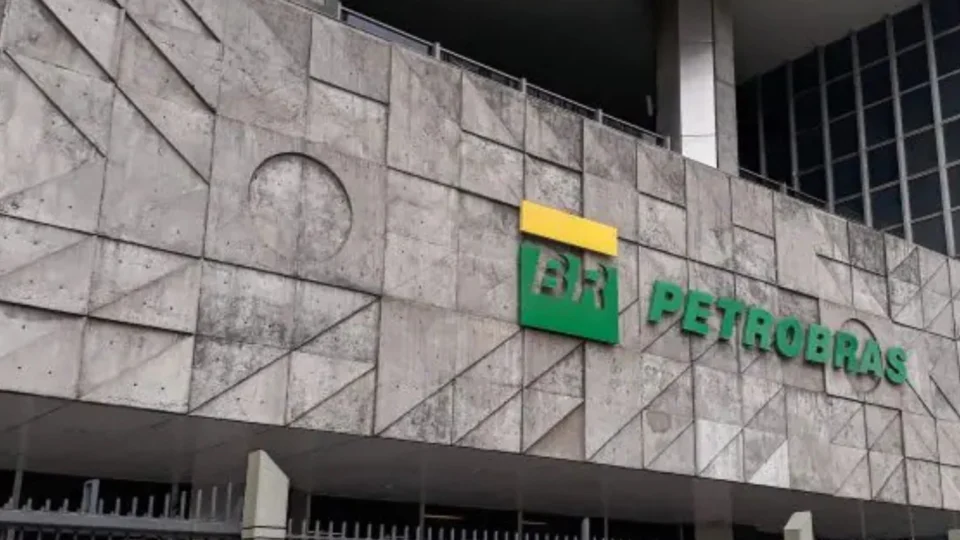 TCU indica superfaturamento de R$ 12 milhões em contrato da Petrobras