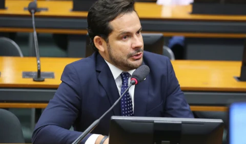 Alberto Neto diz ter sido escolhido por Bolsonaro para disputar o Senado em 2026