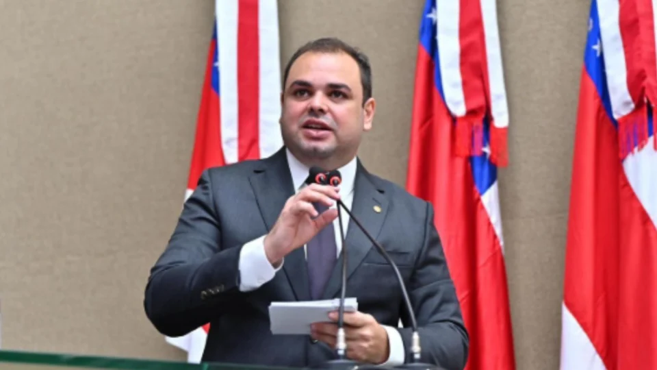 Deputado Roberto Cidade vê criação de três novas secretarias como avanço para o Amazonas