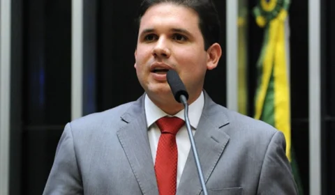 Motta desbanca adversários e é eleito presidente da Câmara