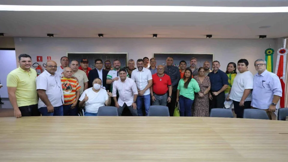 Wilson Lima anuncia repasses para escolas de samba e reafirma apoio para o Carnaval de Manaus