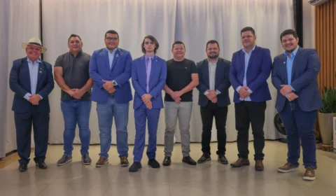 Amom Mandel promove jantar com prefeitos e reafirma compromisso com o interior do Amazonas