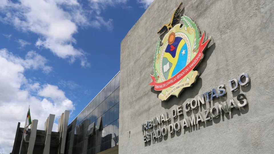 TCE-AM realiza contratação de R$2,6 milhões sem licitação para fornecimento de refeições