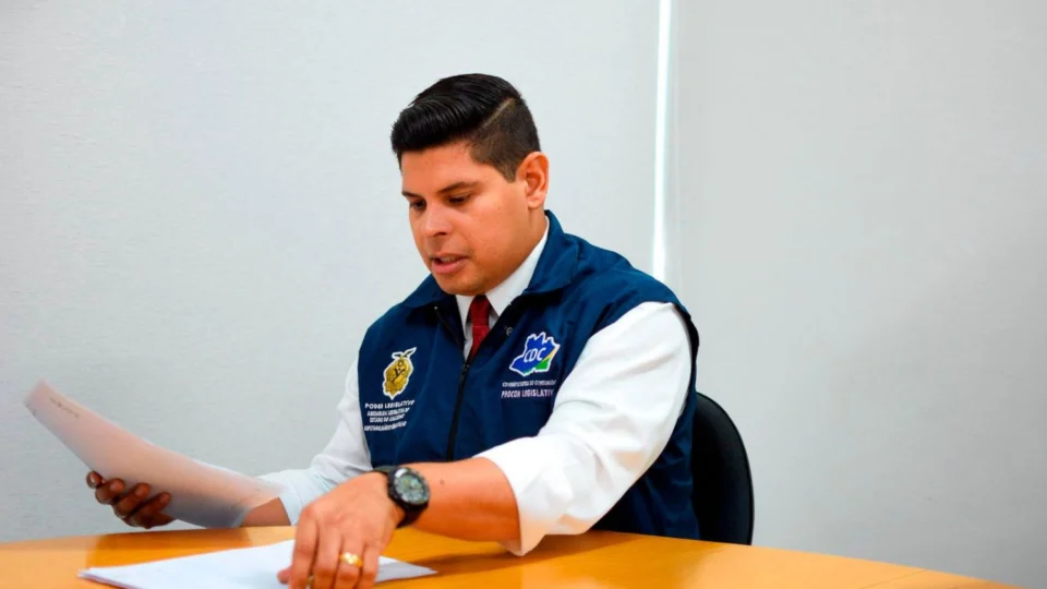 Mário César Filho questiona reajuste de 12% na tarifa de água autorizado pelo prefeito de Manaus