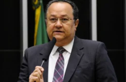 Átila Lins gasta R$ 28 mil em viagens com o Cotão em 24h