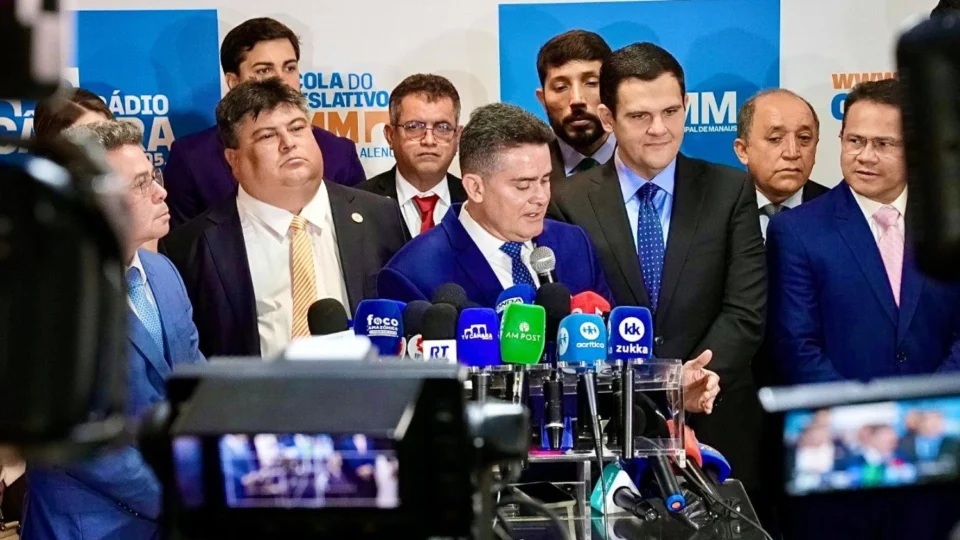 David Almeida cita “puxadinho” na CMM e anuncia reforma administrativa