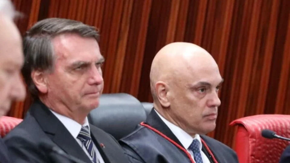 Jair Bolsonaro recebe enviado da OEA e denuncia Moraes