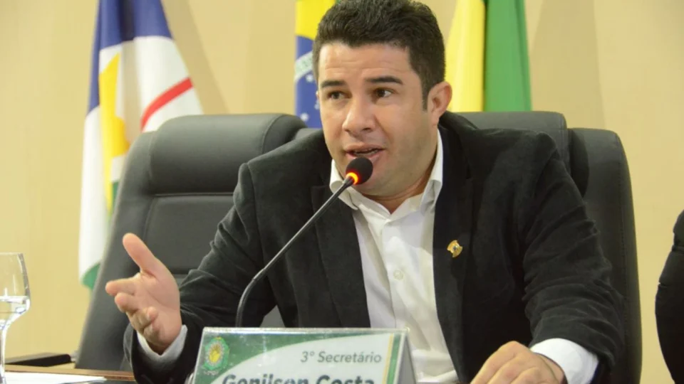 Reeleito presidente da Câmara de Boa Vista, Genilson Costa é alvo de mais de 30 processos