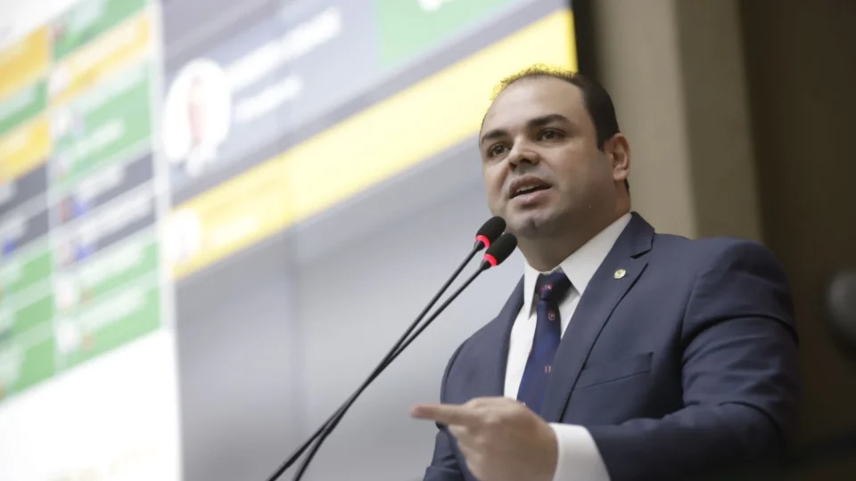 Roberto Cidade defende ampliação de atendimento para crianças autistas