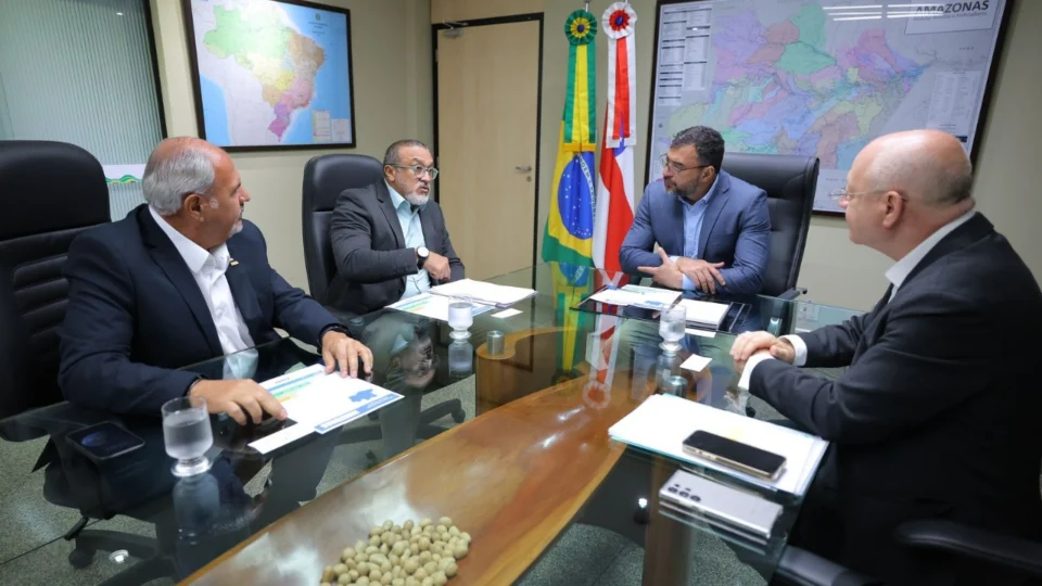 Wilson reúne com associação de crédito para oficializar adesão da Cosama ao Cadastro Positivo