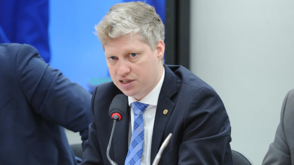 Deputados do Novo acusam Moraes de interferir na política externa brasileira