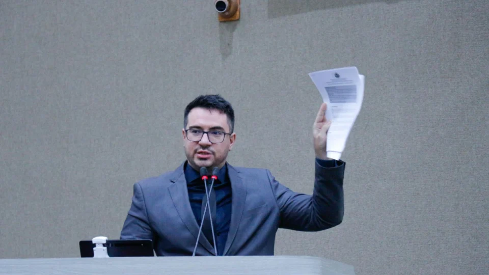 ‘MP e TCE confirmaram que David Almeida privilegia vereadores aliados’, afirma Rodrigo Guedes