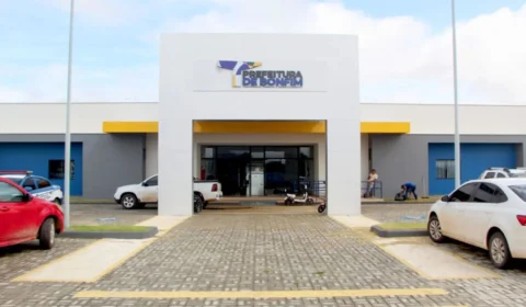 Prefeitura de Bonfim paga abono do Fundeb de até R$ 3,7 mil