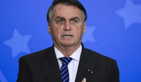 Bolsonaro sobre repórter roubado: “Foi só pra tomar uma cervejinha”