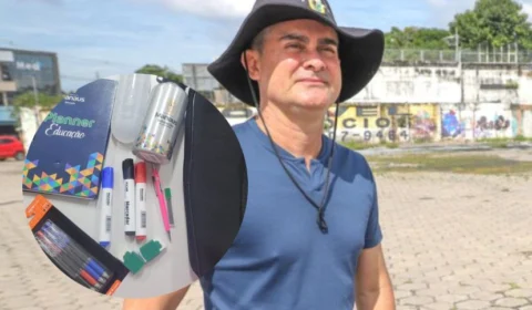 Professores denunciam recebimento de ‘kit’ com datas de 2024; material custou R$ 3 milhões