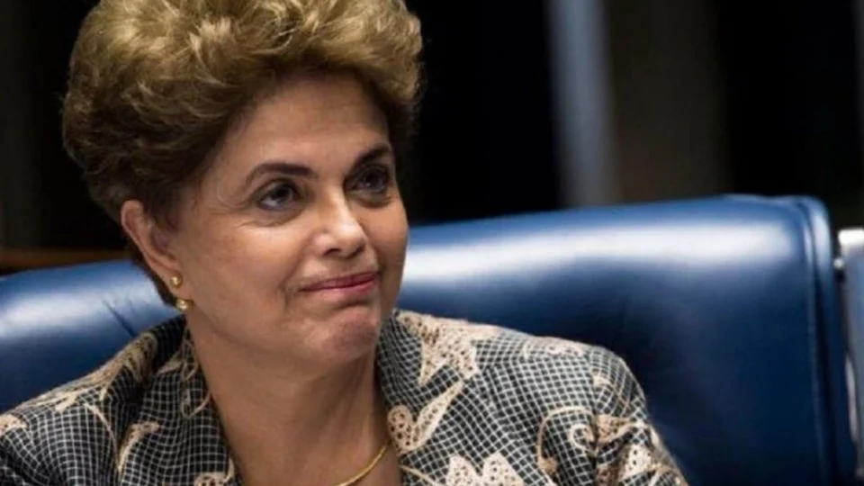 Com apoio de Putin, Dilma mantém boquinha no Brics