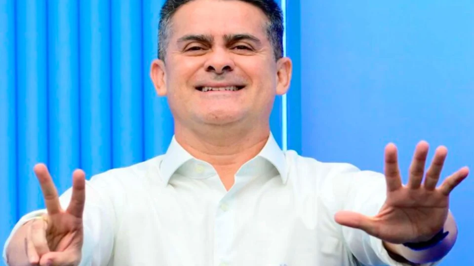 Calamidade em Manaus: David Almeida minimiza críticas e fala em “narrativa da oposição”