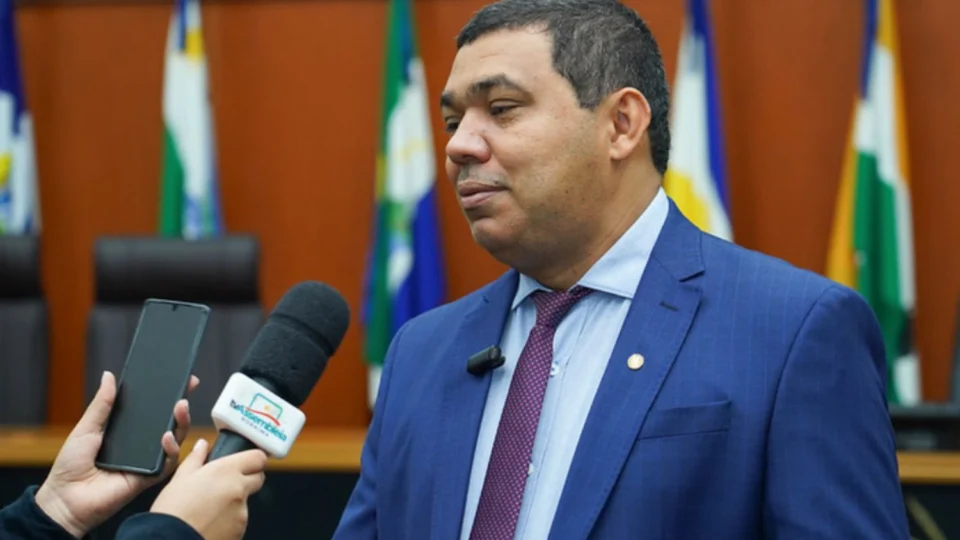 PGR e Justiça de 1ª Instância confirmam mandato de Soldado Sampaio na presidência da ALE-RR