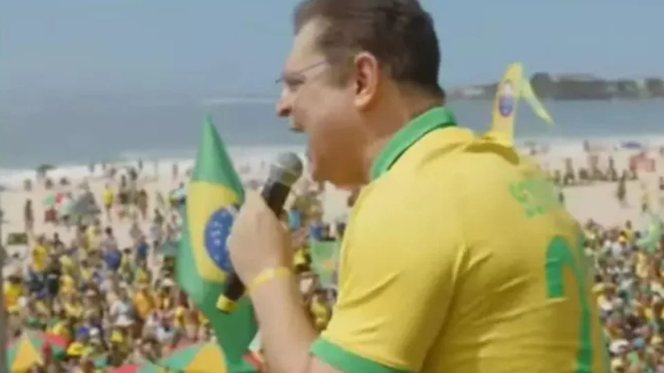 Sóstenes Cavalcante anuncia pedido de urgência para projeto de anistia em ato de Bolsonaro