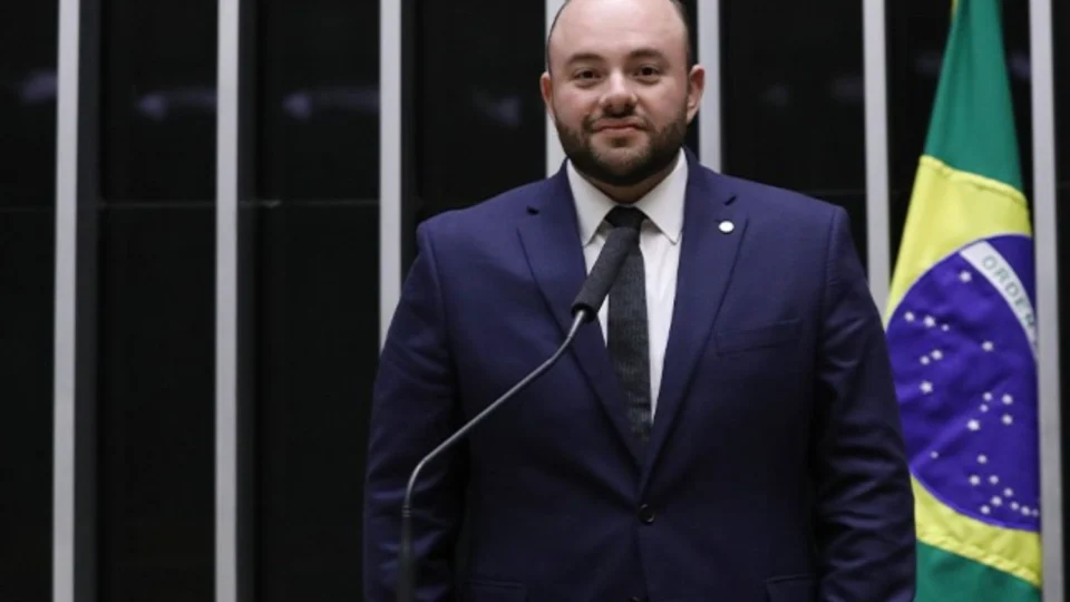 Fausto Jr. anuncia vice-liderança no União Brasil na Câmara e destaca impactos da federação com PP