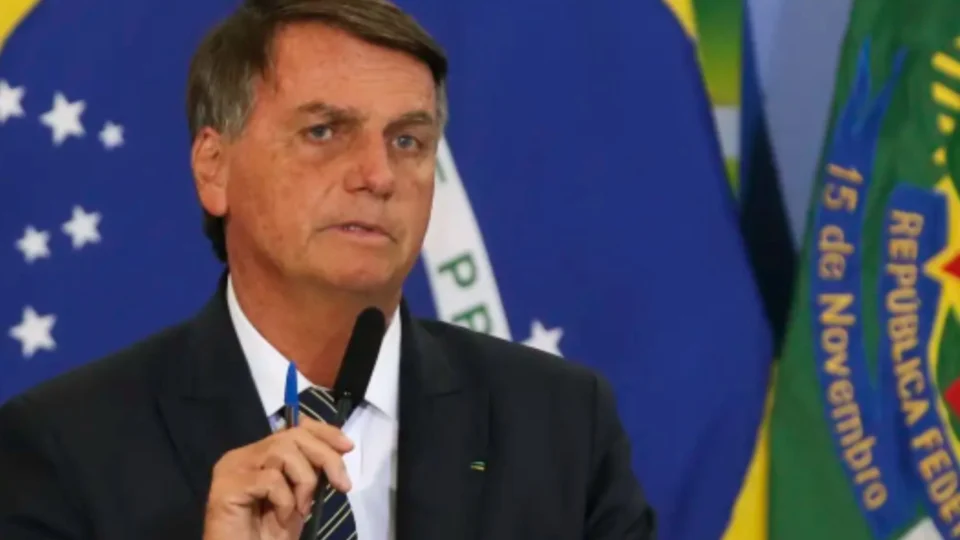 PT solicita à PGR medidas preventivas contra Bolsonaro, incluindo tornozeleira eletrônica