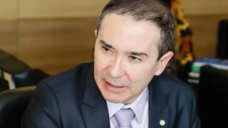 Deputado de Roraima propõe isenção de imposto de renda sobre 13º para beneficiar trabalhadores