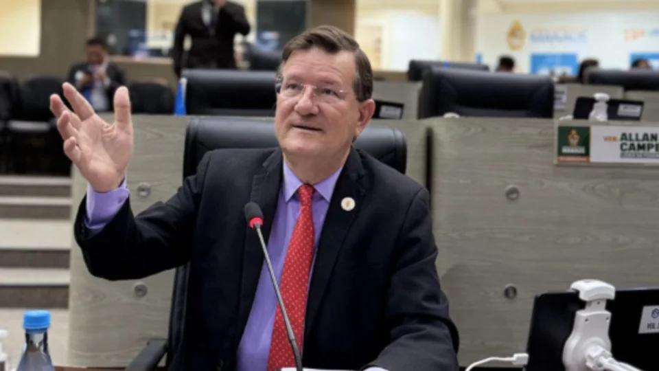 Zé Ricardo acusa ‘manobra’ da base de David Almeida para impedir discussão sobre crises em Manaus