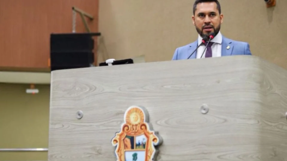 Vereador Paulo Tyrone cobra fiscalização sobre preços de combustíveis em Manaus