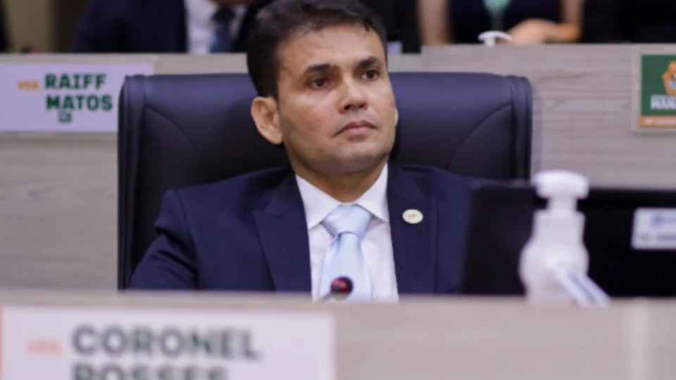 Coronel Rosses denuncia viagem do prefeito David Almeida ao Caribe e aciona órgãos de controle