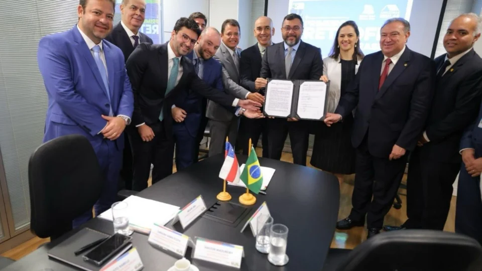 Wilson Lima, Ministério das Cidades e SPU assinam contrato para construção de moradias populares