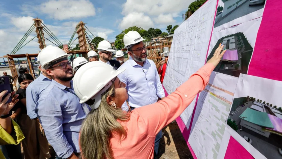 Wilson Lima vistoria obras da Casa da Mulher Brasileira, que vai atender vítimas de violência