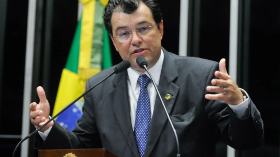 Senador Eduardo Braga destaca os impactos positivos da Reforma Tributária em visita à CMM