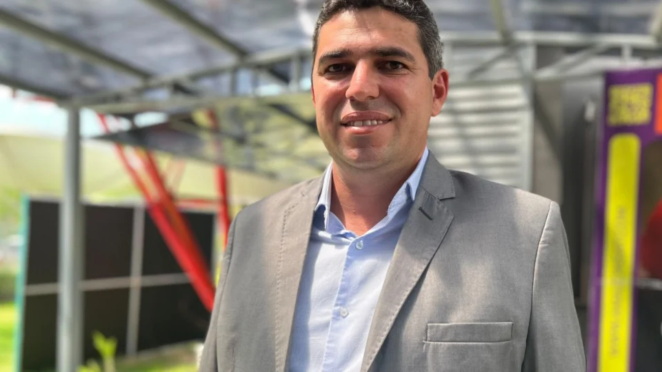 Prefeitura de Bonfim gasta R$ 700 mil com aluguéis de retroescavadeira e caminhão caçamba