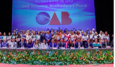 OAB-AM realiza posse da nova diretoria em cerimônia prestigiada no Teatro Amazonas