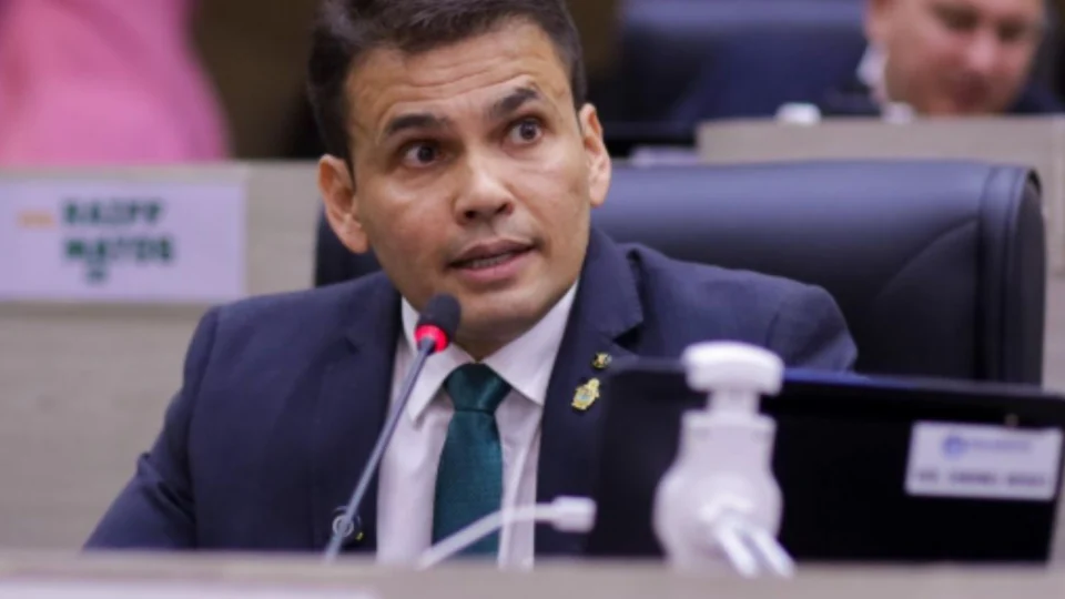 Coronel Rosses critica aprovação de empréstimo bilionário e falta de transparência da prefeitura