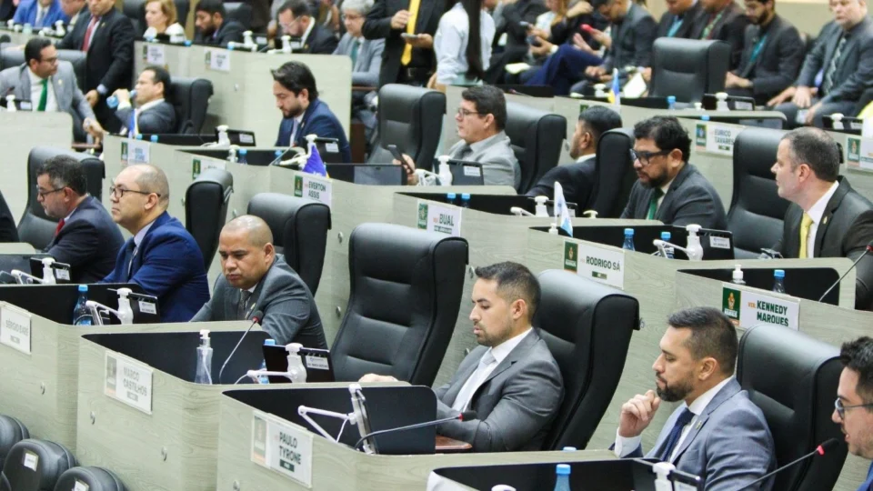 Saiba quais vereadores votaram contra o empréstimo de R$ 2,5 bilhões da Prefeitura de Manaus