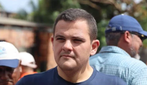 Vice-prefeito Renato Júnior, recordista de denúncias, culpa população pelas tragédias das chuvas