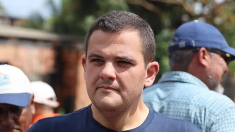 Vice-prefeito Renato Júnior, recordista de denúncias, culpa população pelas tragédias das chuvas